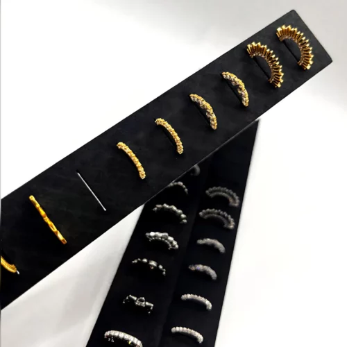 Représente une photo de différent bijoux pour septum à vendre au salon The Needles Factory à Boulogne-surMer