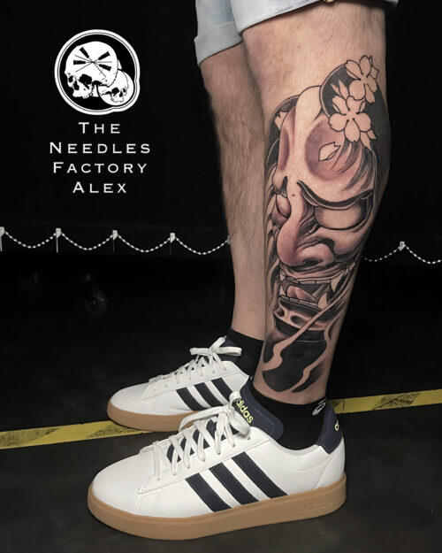 tatouage jambe masque oni