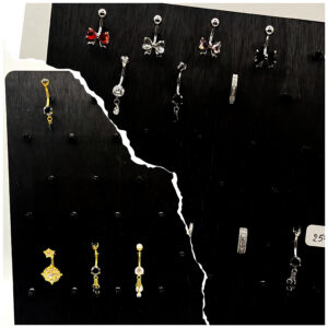 Sélection de bijoux tendance pour piercing nombril en titane et PVD gold disponibles à The Needles Factory Boulogne-sur-Mer