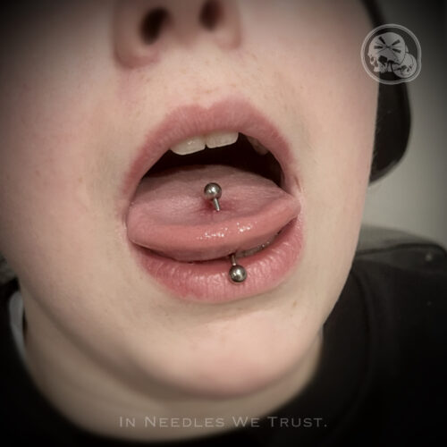 Piercing langue en titane– The Needles Factory Boulogne-sur-Mer Piercing langue et labret Piercing langue en titane chez perceur à Boulogne-sur-Merer
